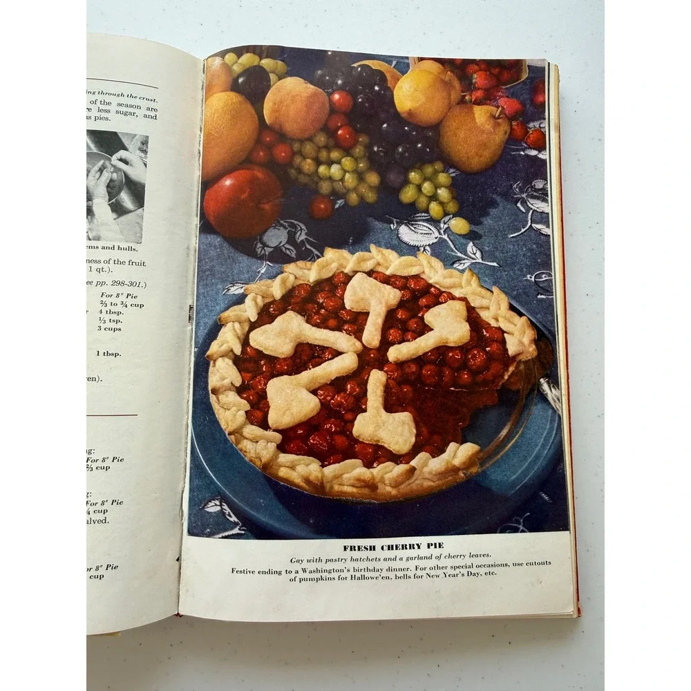 Vintage Betty Crockers Picture Cookbook 1950 1st Edition 7th Printing Red